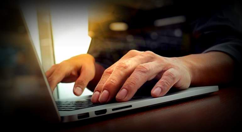 ordenador-hombre-dreams